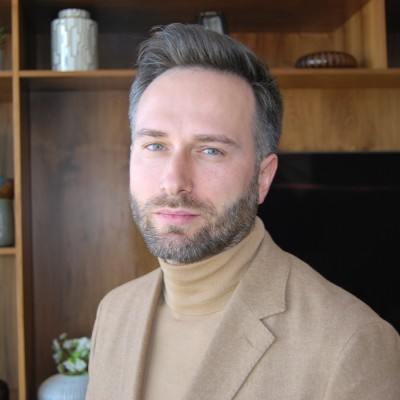 Dr Ross Kurinko